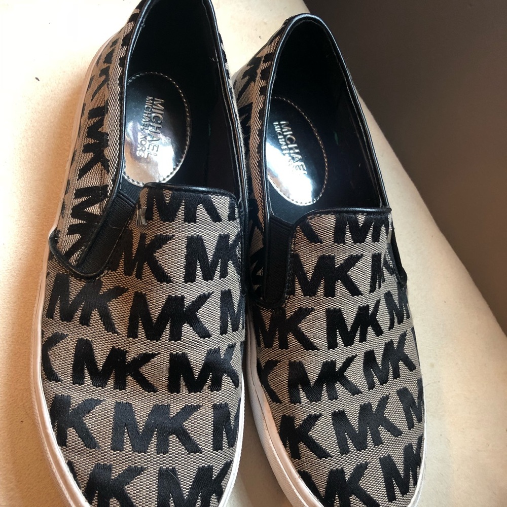 MK flat sneaks